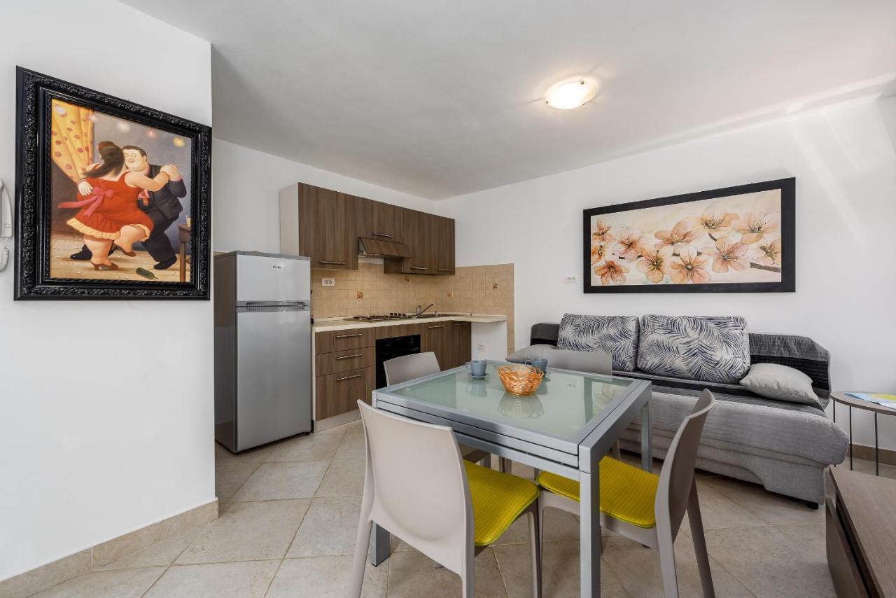 Apartments Dante Umag Kültér fotó