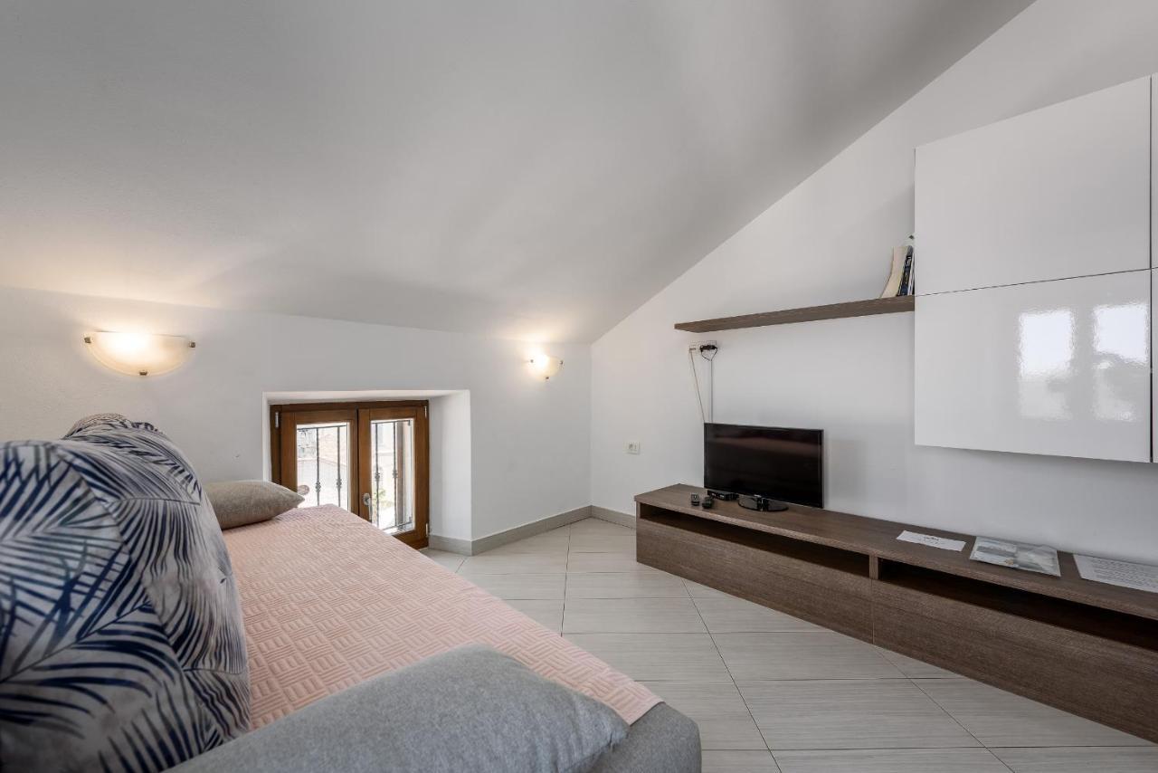 Apartments Dante Umag Kültér fotó
