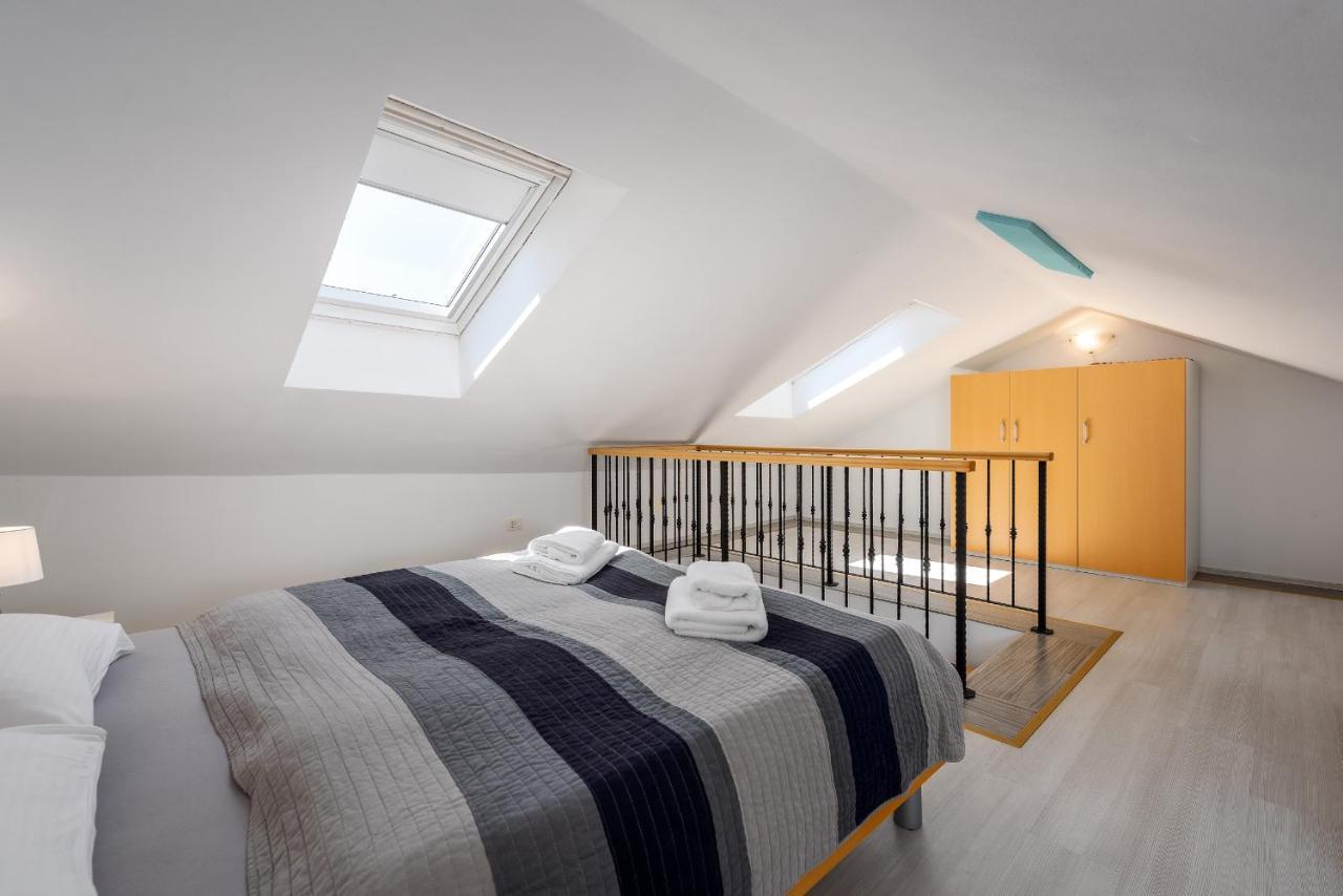 Apartments Dante Umag Kültér fotó
