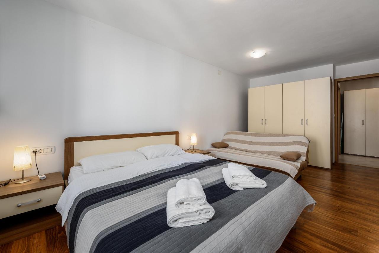 Apartments Dante Umag Kültér fotó