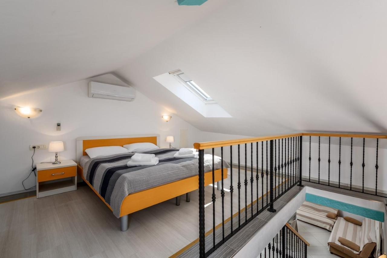 Apartments Dante Umag Kültér fotó